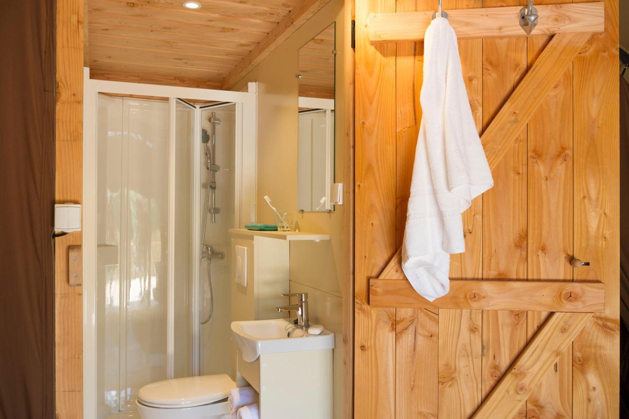 Huttopia Pays De Cordes Sur Ciel Albi Room photo